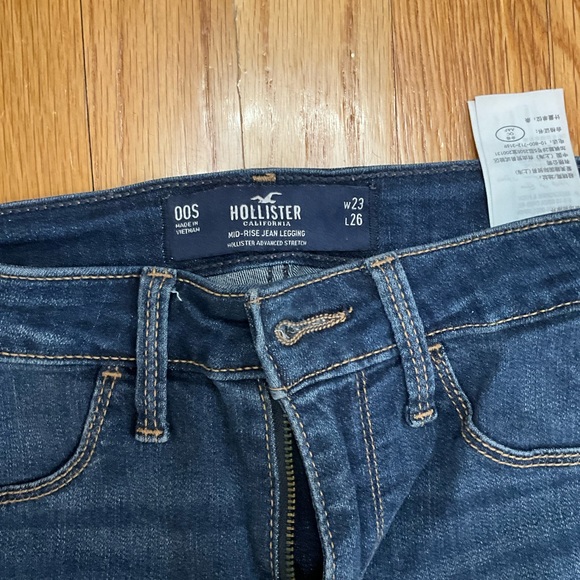 HOLLISTER Dark Wash Skinny Jeggings - Picture 2 of 3